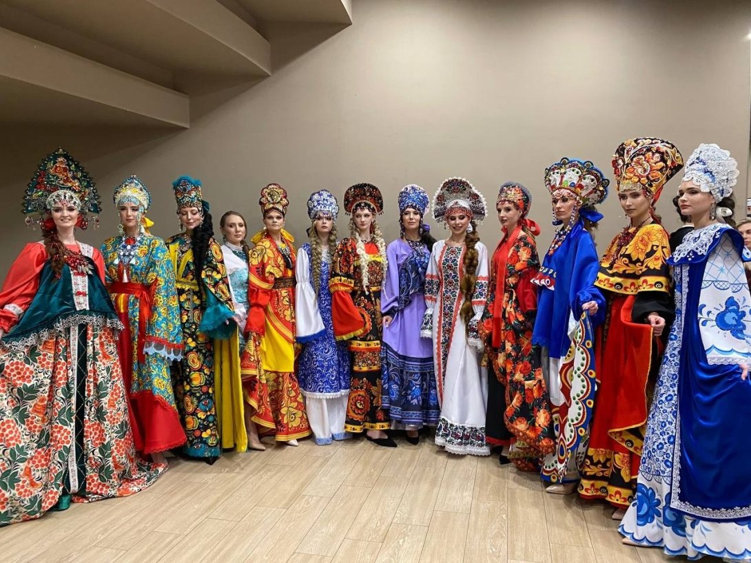 Череповецкие дизайнеры представили коллекцию одежды в Санкт-Петербурге
