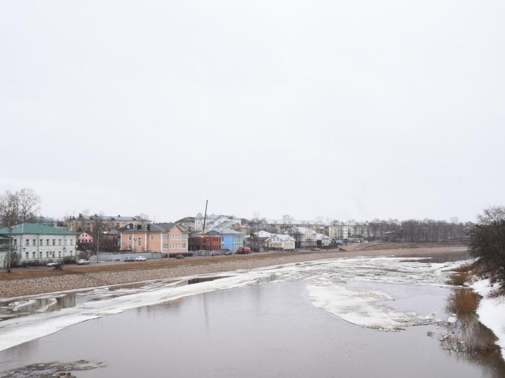 Уровень воды в реке Вологде пока не достиг критической отметки
