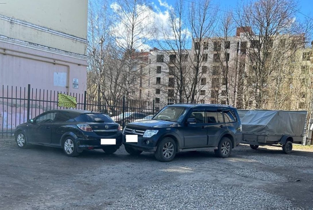 Водитель внедорожника скончался в Вологде прямо за рулем
