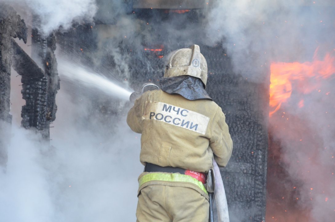 В Вологде сгорел расселенный дом на Рабочей
