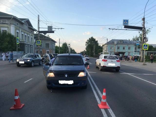 В Вологде на Чернышевского девушка попала под колеса 