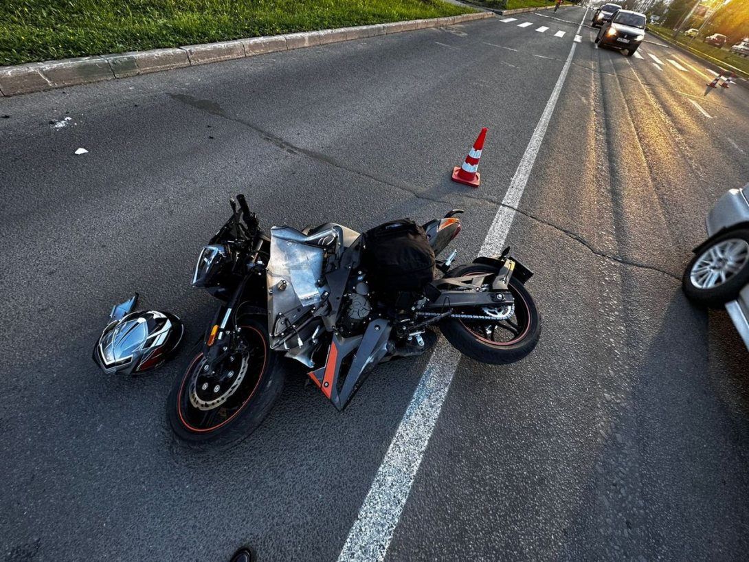 В Череповце мотоциклист попал в больницу, врезавшись в дорожный знак