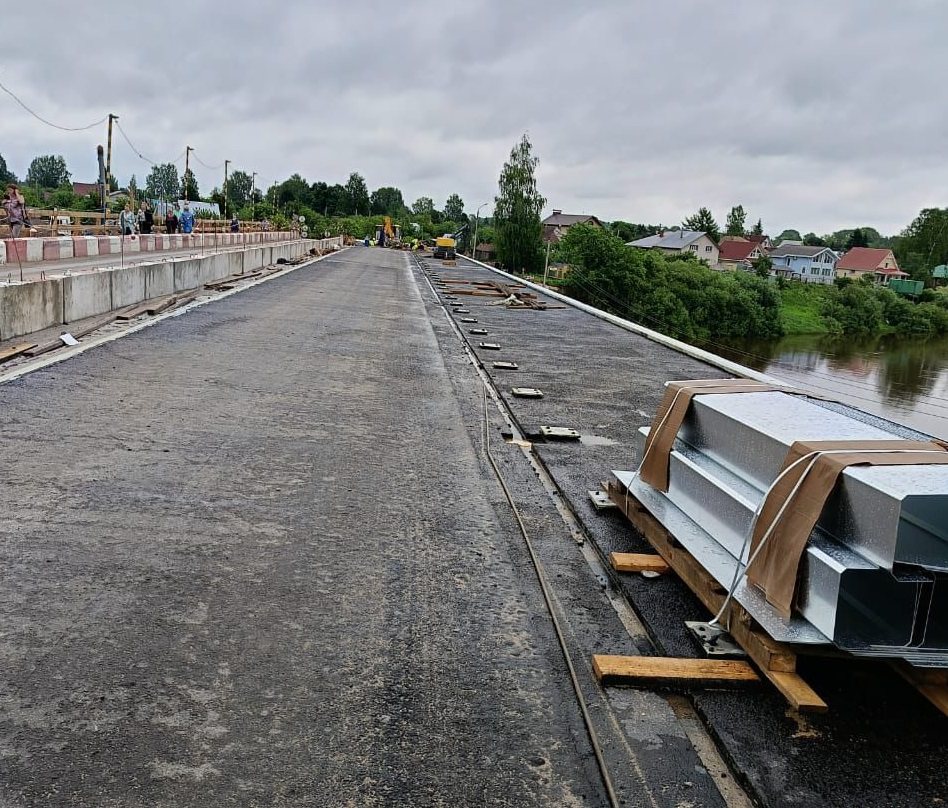 Движение по одной полосе моста в Кувшиново откроют в июле