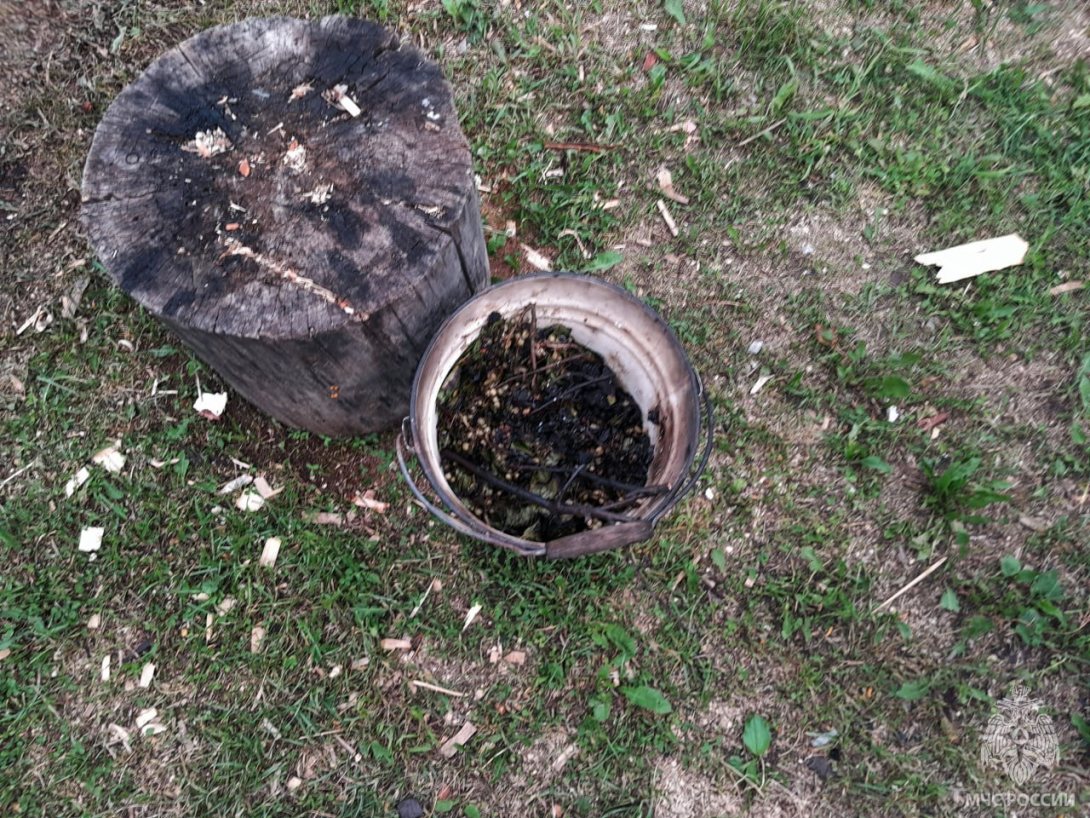 Житель Бабаевского округа едва не сгорел заживо во время уборки участка