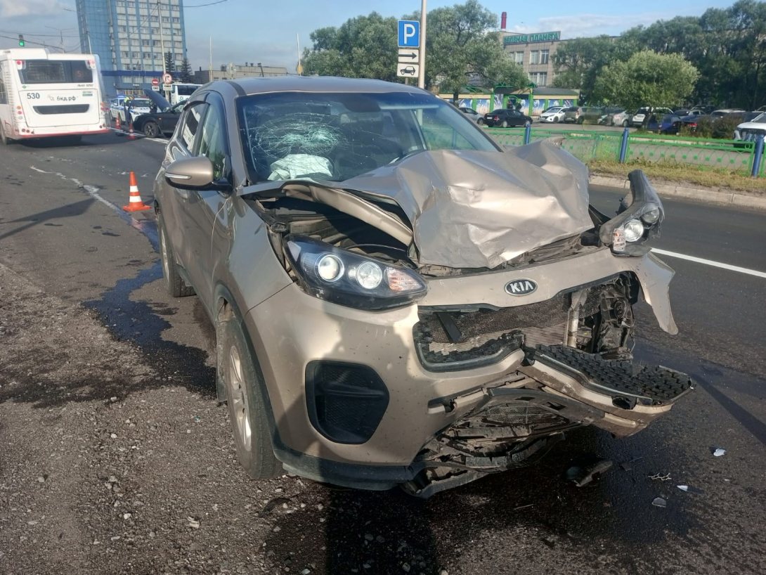 Три человека пострадали в столкновении трех машин в Череповце