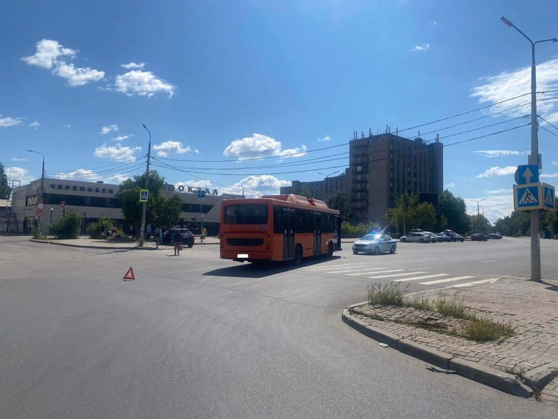 В Череповце автобус сбил пенсионерку на «зебре»