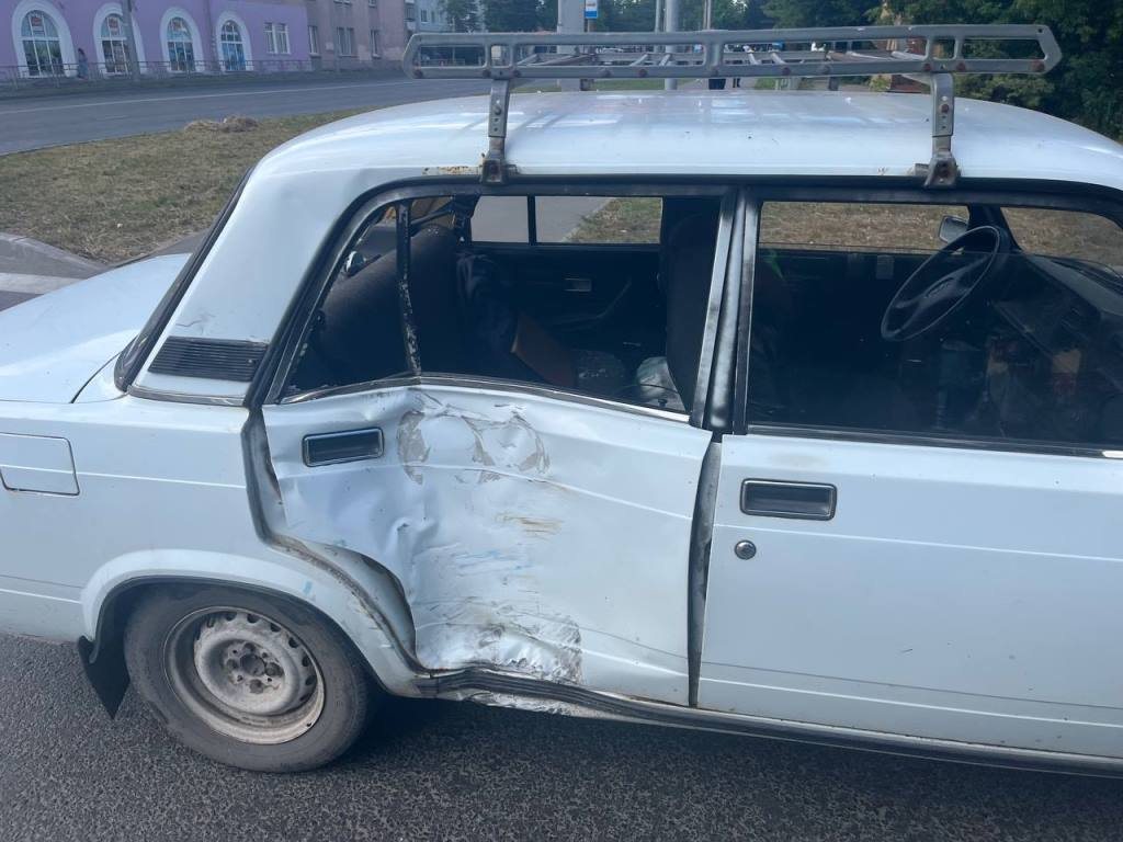 Водитель мопеда без прав пострадал в ДТП в Вологде
