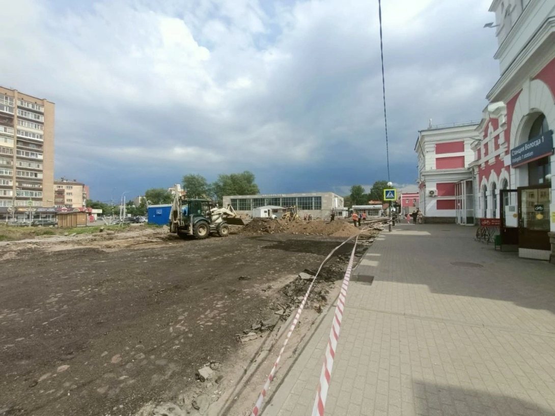 На площади Бабушкина в Вологде возобновились работы
