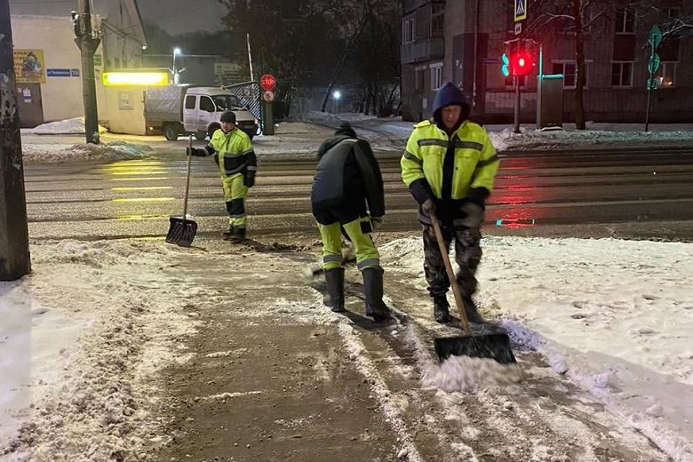 Вологжане критично отнеслись к отчетам чиновников о качестве уборке дорог