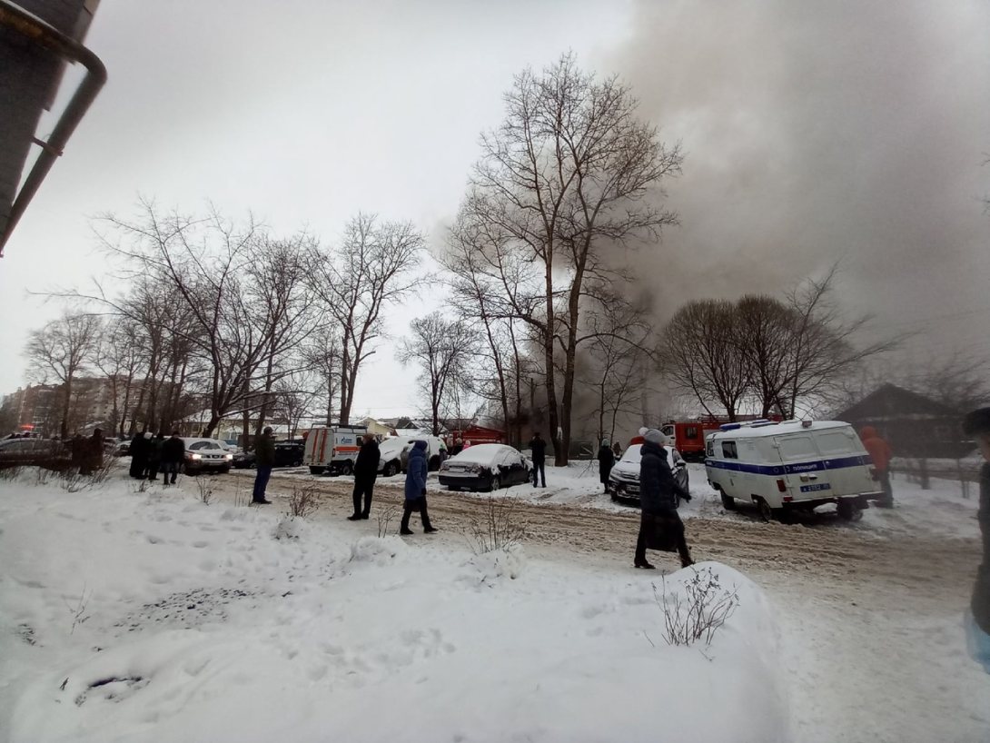 Пожар в частном доме на улице Дзержинского произошел в Вологде | newsvo.ru