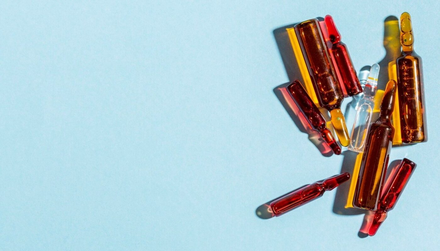 Не знаете как открыть ампулу без пилки? Этот секрет известен немногим: потратьте всего 1 ватный диск и 3 секунды