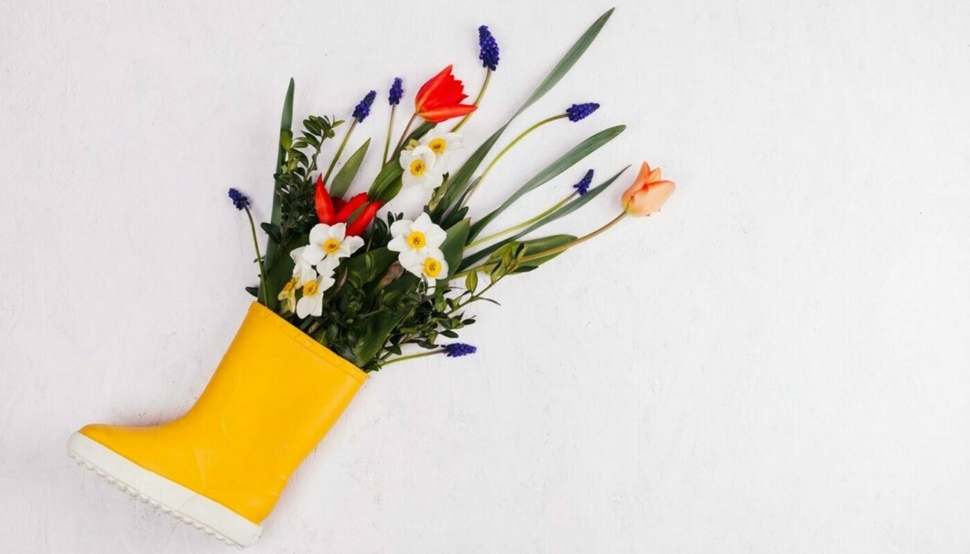 Нужно убрать неприятный запах из обуви весной? Освежите ботинки за 1 ночь — и бросьте внутрь этот кулинарный порошок