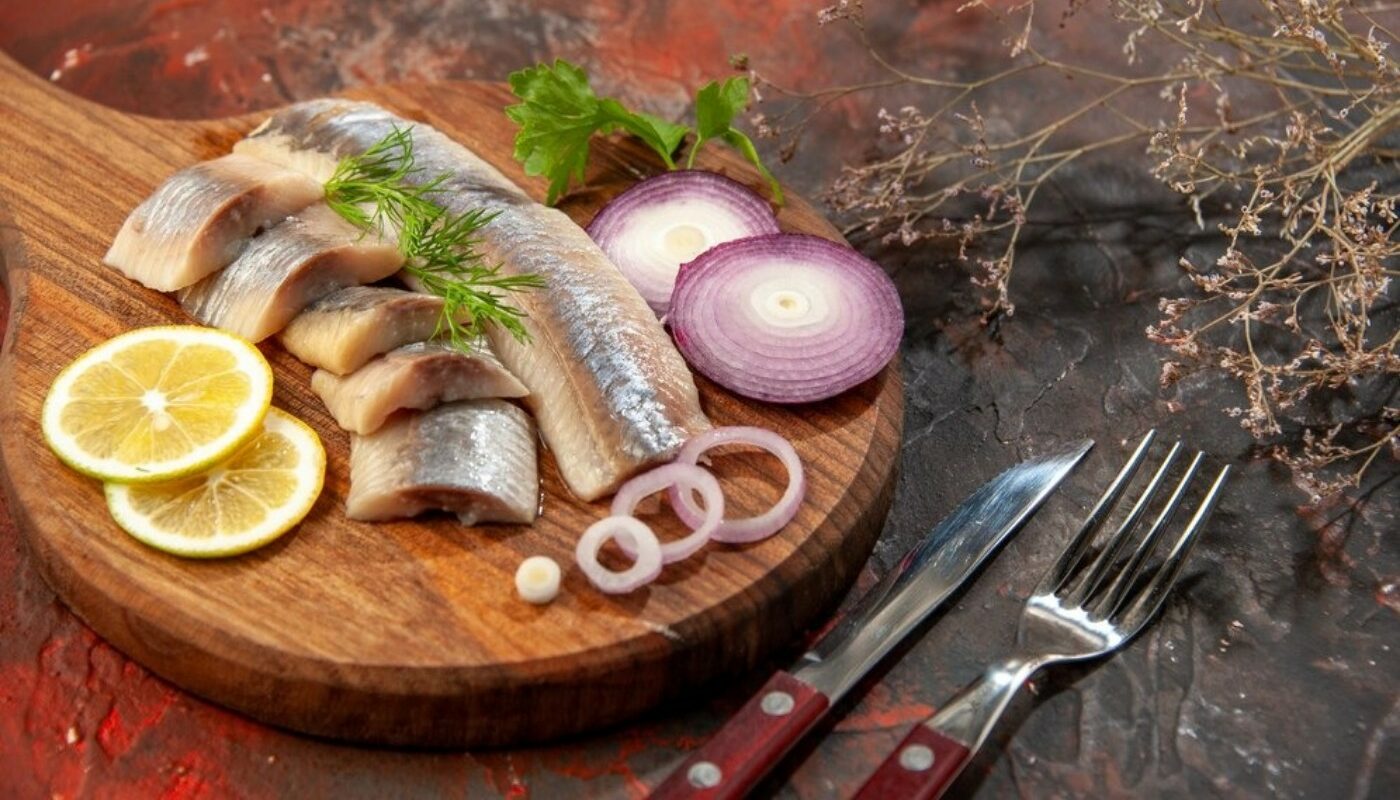 Как выбрать селедку с икрой? Всего 3 признака, что перед вами правильная рыба, — проверьте прямо в магазине