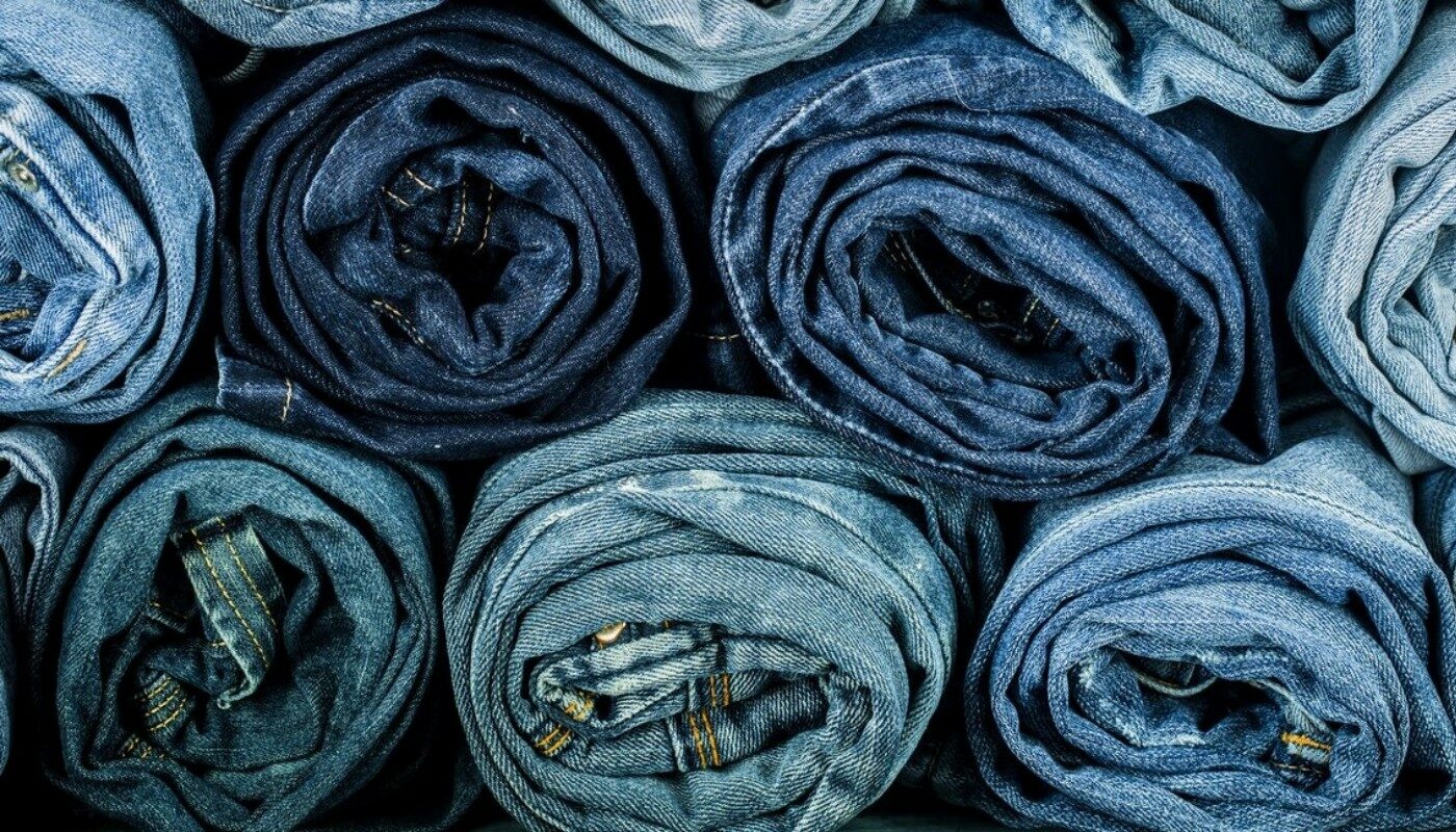 Огурцы дадут урожай, а мыши сбегут с участка! Для этого потребуются старые джинсы и 1 бутылка спирта