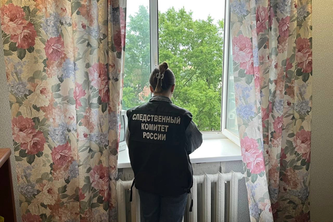 Четырехлетняя девочка выпала из окна в Вологде