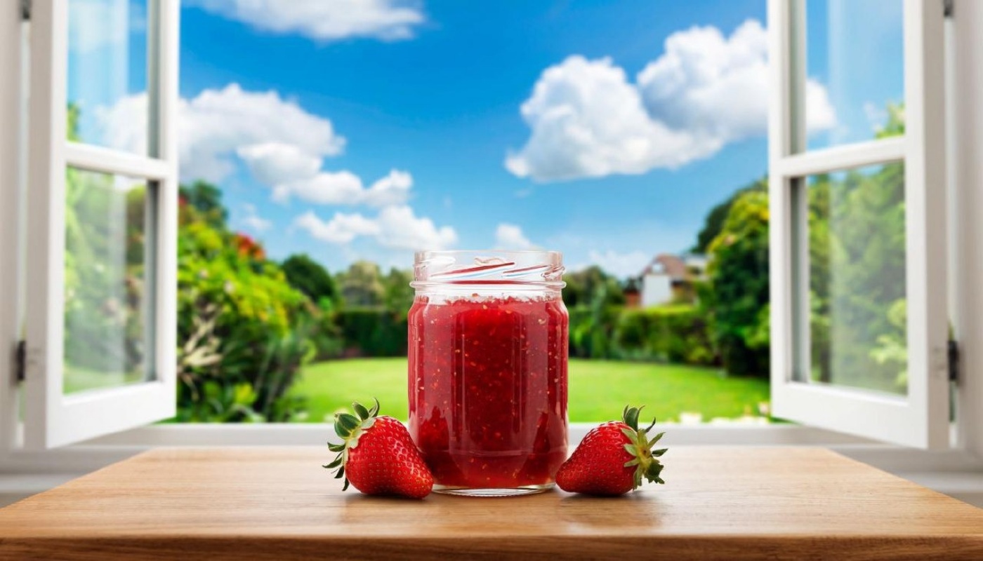 Клубника сохранит витамины до осени: 3 способа, которые позволят заготовить ягоды впрок