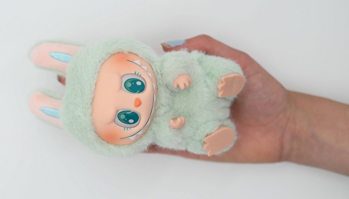 Пока все без ума от Лабубу: топ-5 способов заработать на меховой игрушке