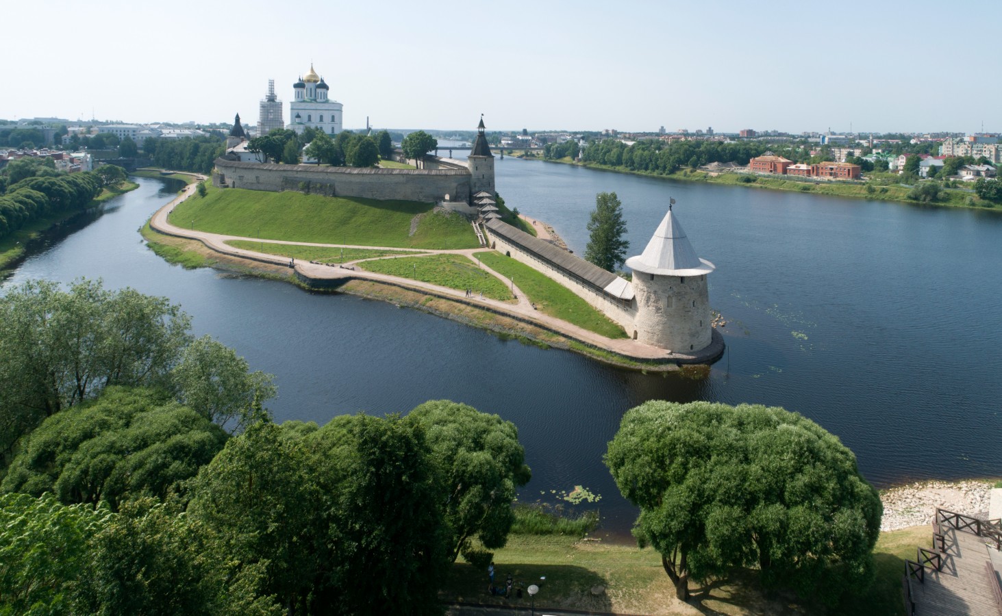 Осенние туры в Псков и Новгород: цены, спрос и самые популярные маршруты