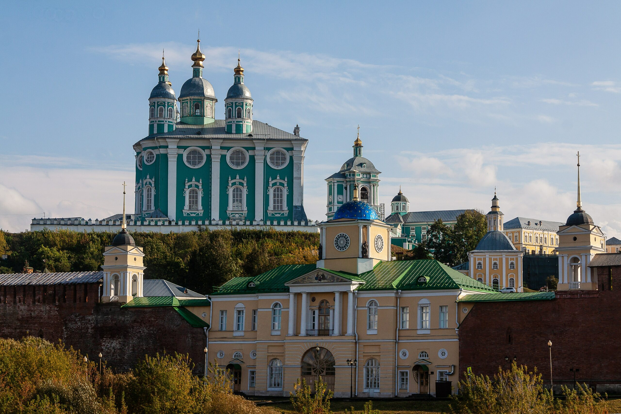 Смоленск на выходные: крепость, курганы и следы великих художников