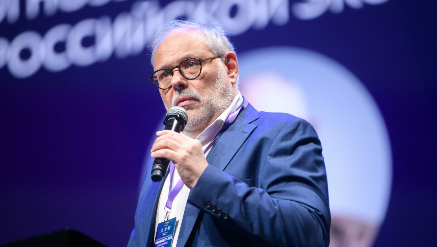 Осень будет “веселой”: Михаил Хазин раскрыл, почему Трамп объявит свою позицию по России через две недели