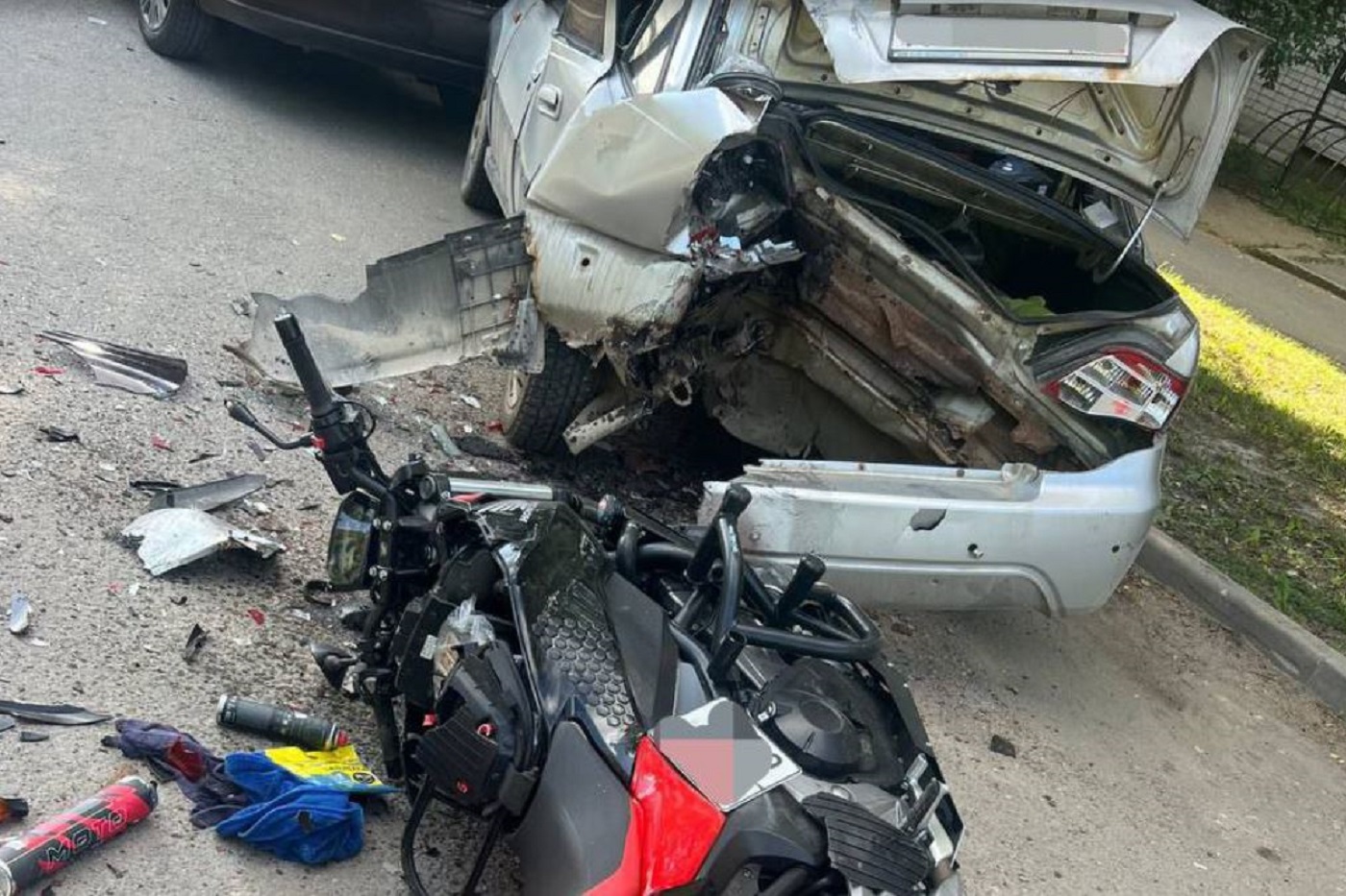 В Молочном мотоциклист получил травмы в ДТП с легковушкой