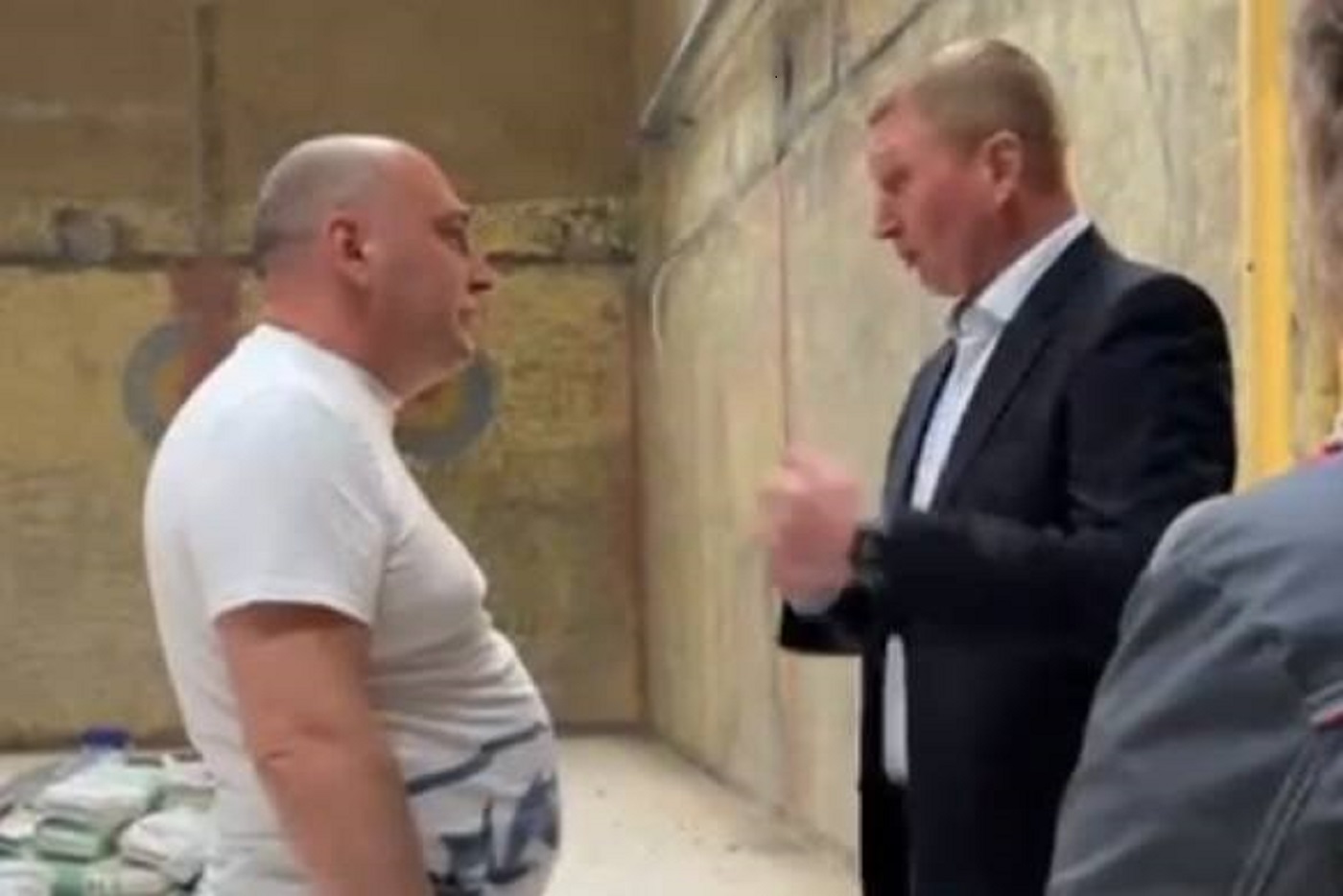 Череповецкие «единороссы» фактически выступили за лишение Канаева мандата депутата