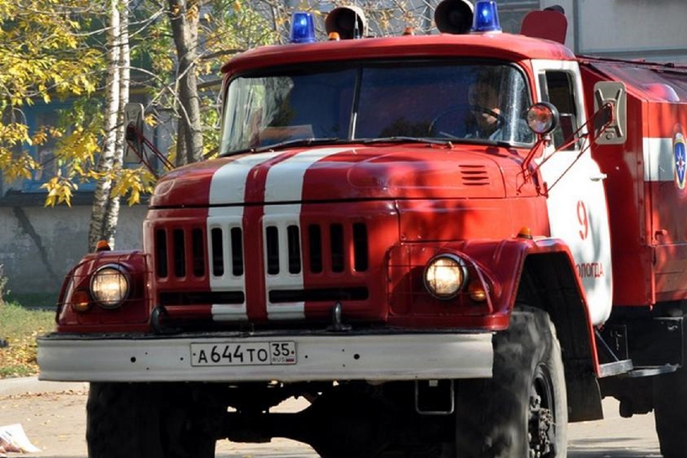 В Вологде 18 человек спаслись из горящей многоэтажки