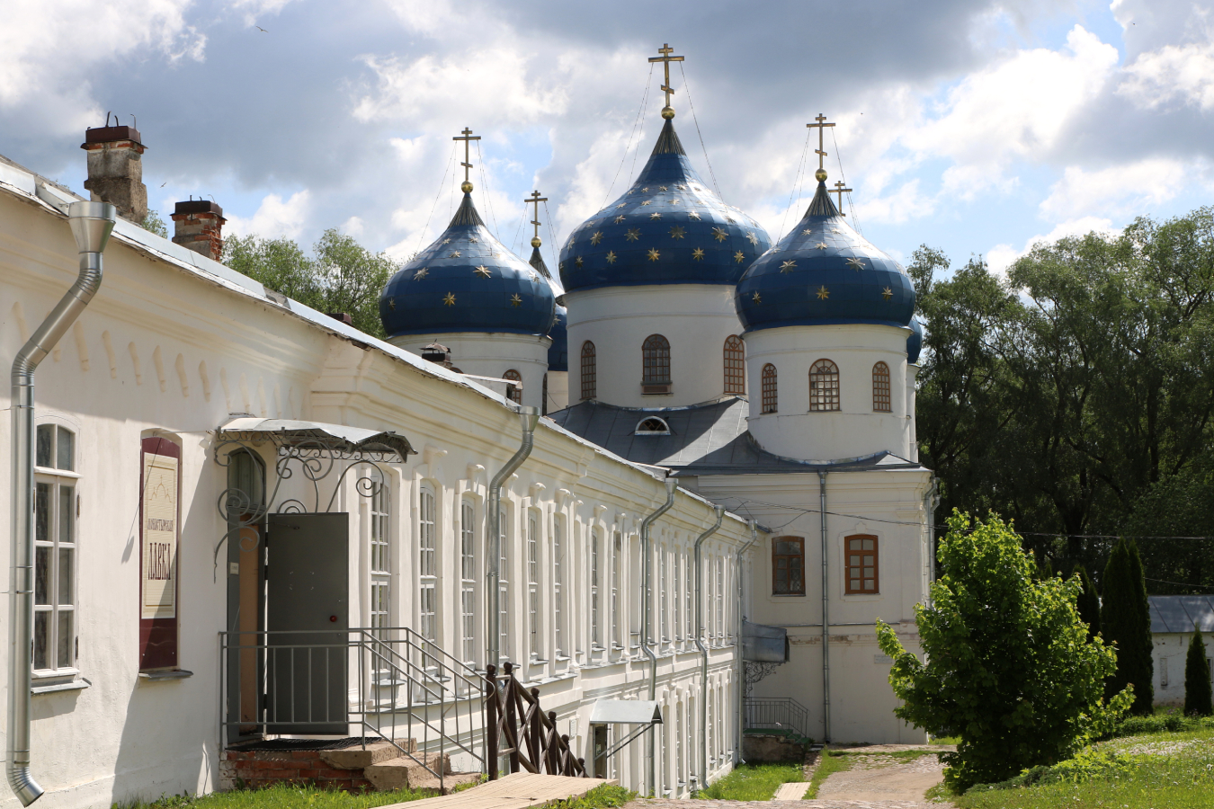 Почему монастырские поездки в России становятся все популярнее?