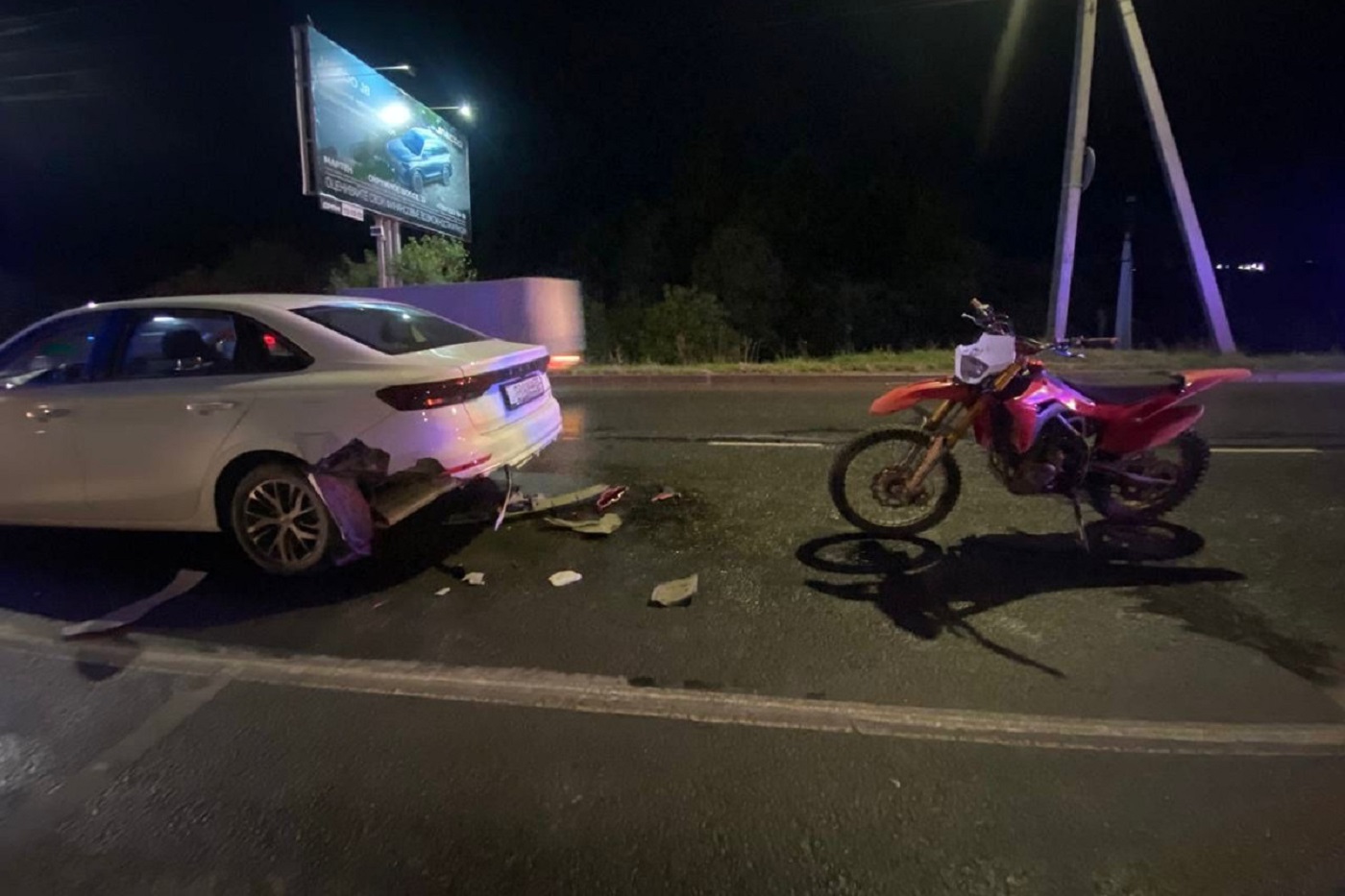 Двое юных питбайкеров получили травмы в ДТП в Вологде