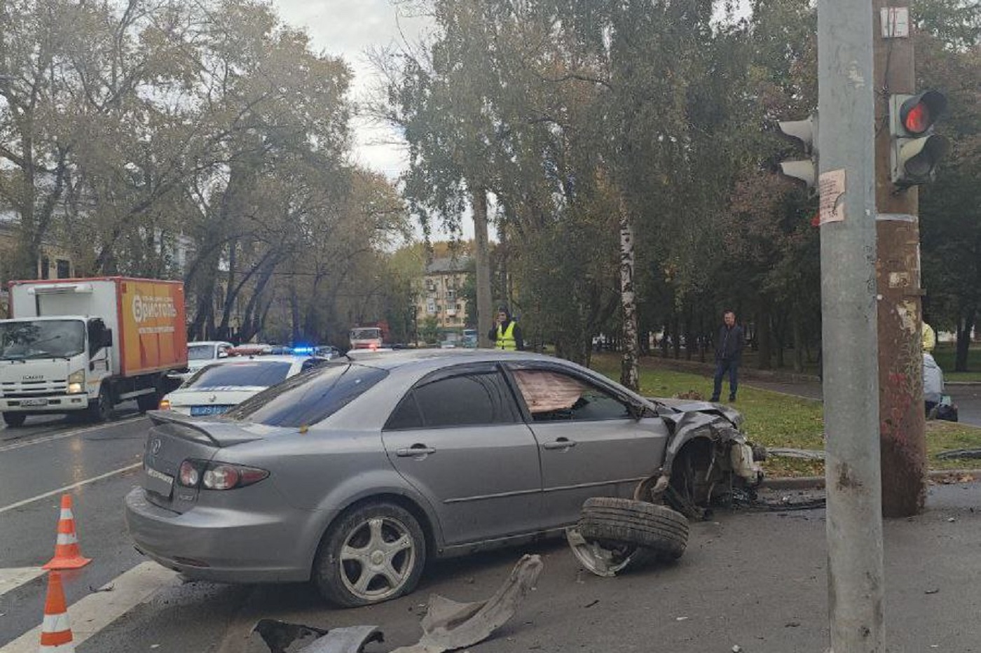 Иномарка сбила двух подростков на пешеходном переходе в Вологде
