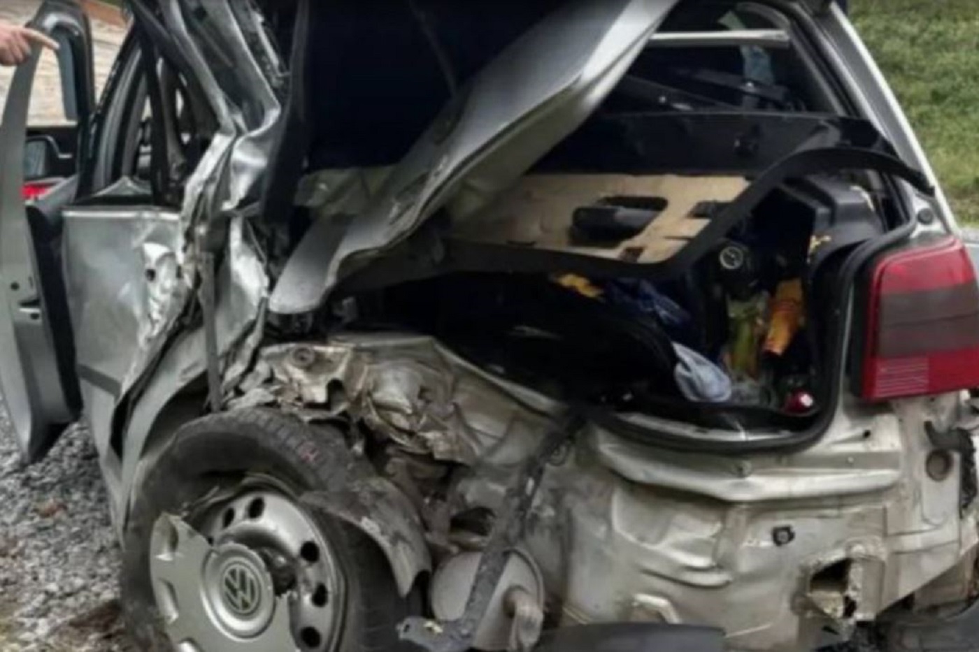 Грузовик снес две легковушки в Кирилловском округе