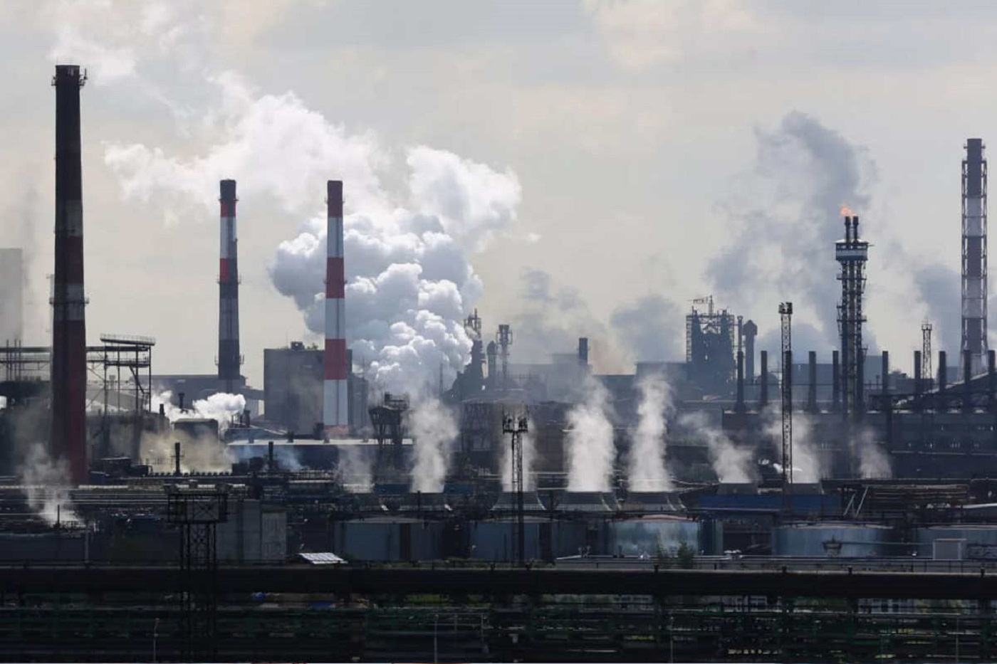 Концентрация опасного токсичного вещества в воздухе Череповца превышена в 53 раза