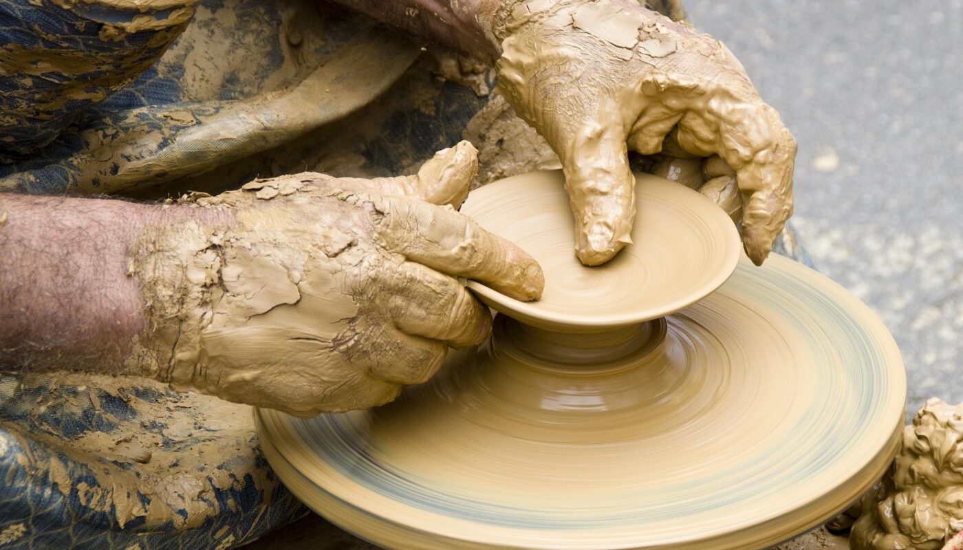 Мужчин за эти профессии презирали, хотя такие работники были всегда востребованы на Руси