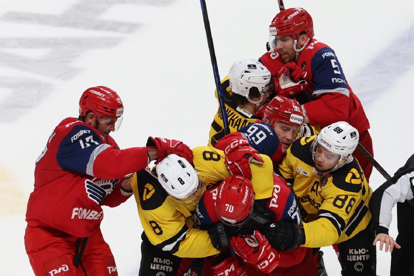 Череповецкая «Северсталь» крупно проиграла ярославскому «Локомотиву»