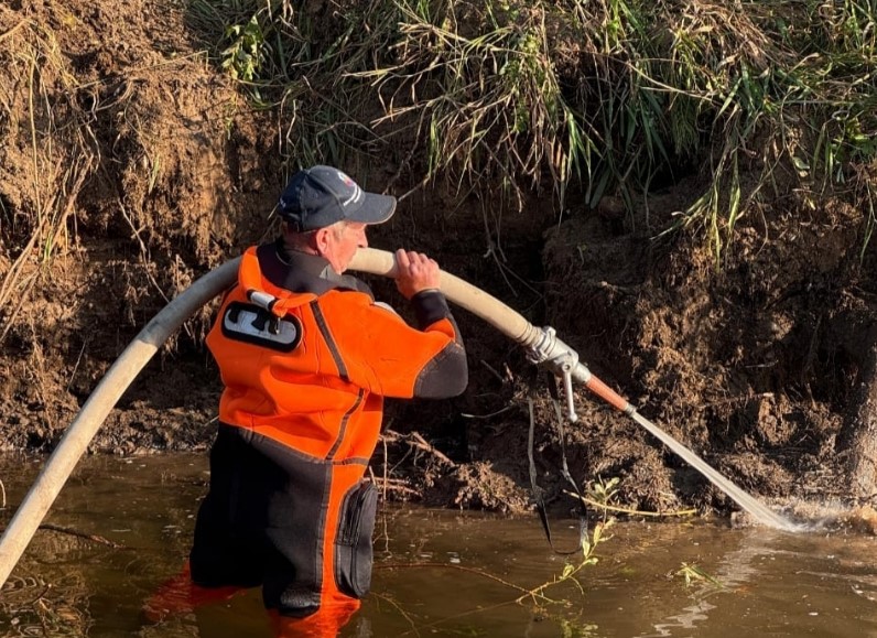 Пропавший рыбак мог погибнуть из-за обвала берега