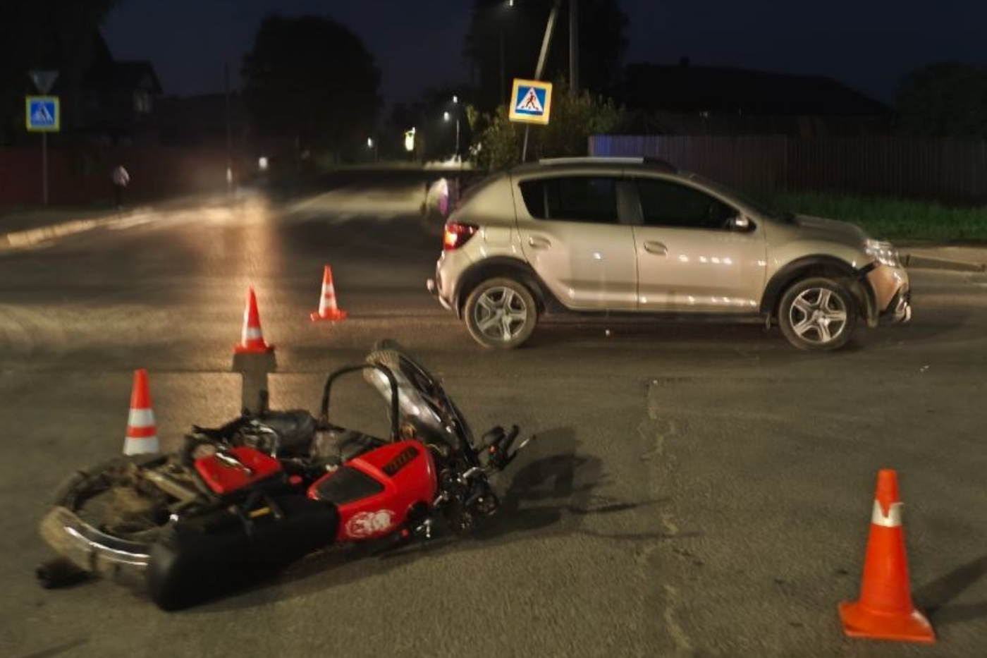 Подросток пострадал при столкновении мотоцикла с легковушкой в Вологде