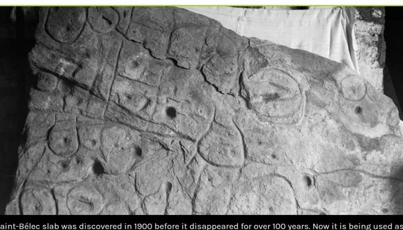 Во Франции расшифровали плиту возрастом 4 000 лет. И обнаружили, что это — карта сокровищ