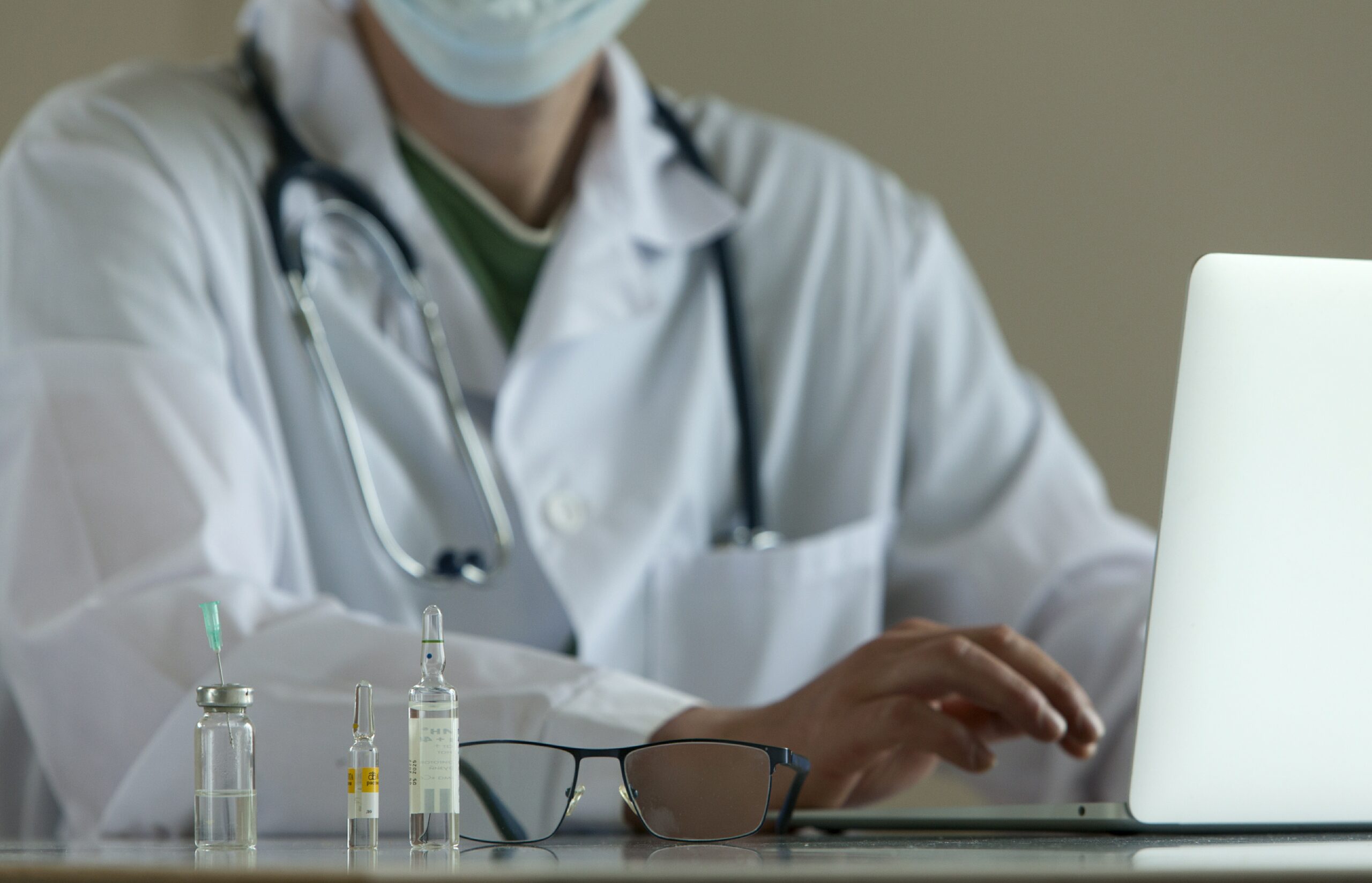 В Вологодской области до октября ликвидируют очередь к узким специалистам