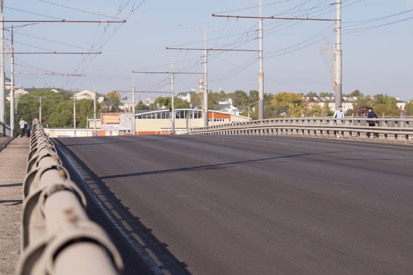 Сергей Жестянников заявил о завершении ямочного ремонта на мосту 800-летия