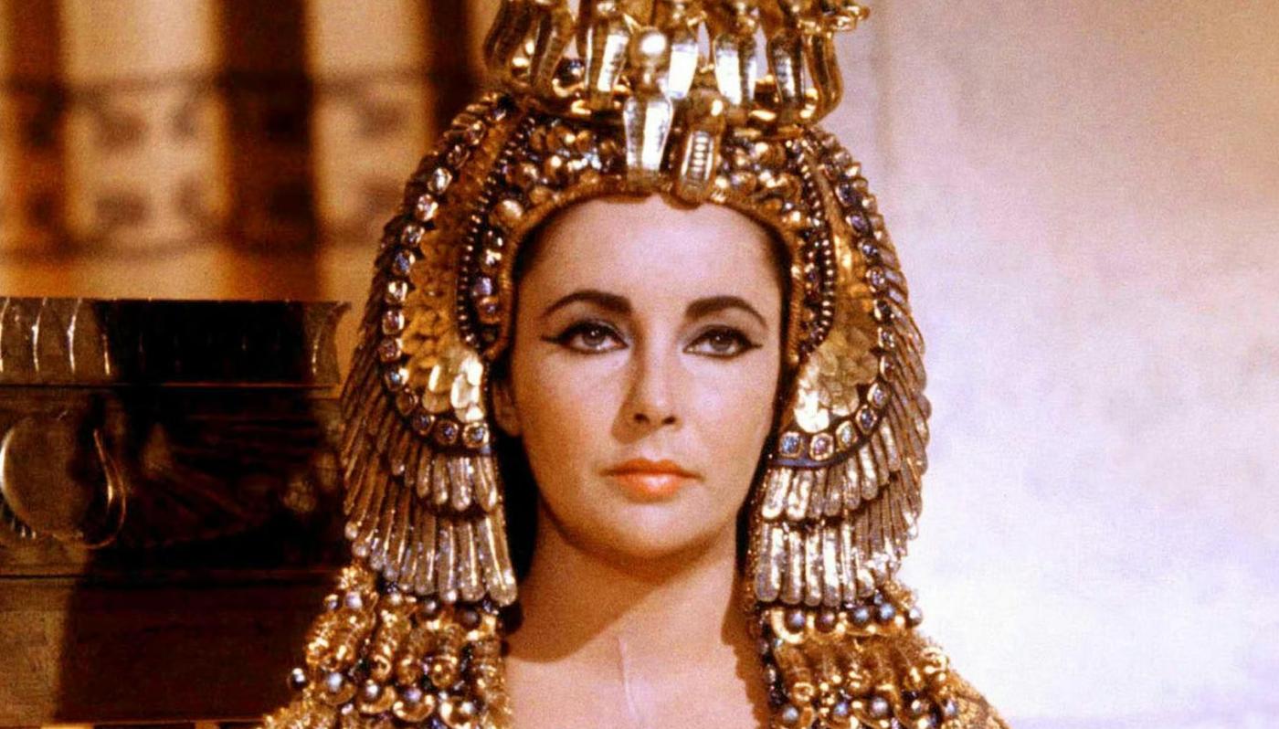 В Египте найдено изображение настоящей Клеопатры. Ничего общего с Элизабет Тейлор, сыгравшей роль царицы, нет