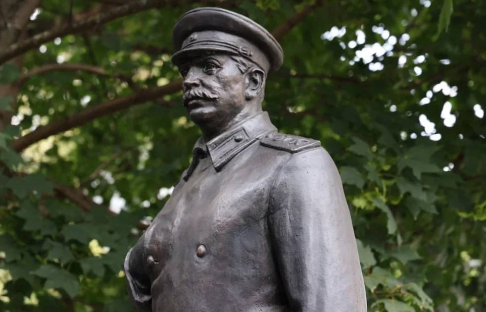 Будет ли снесен памятник Сталину?
