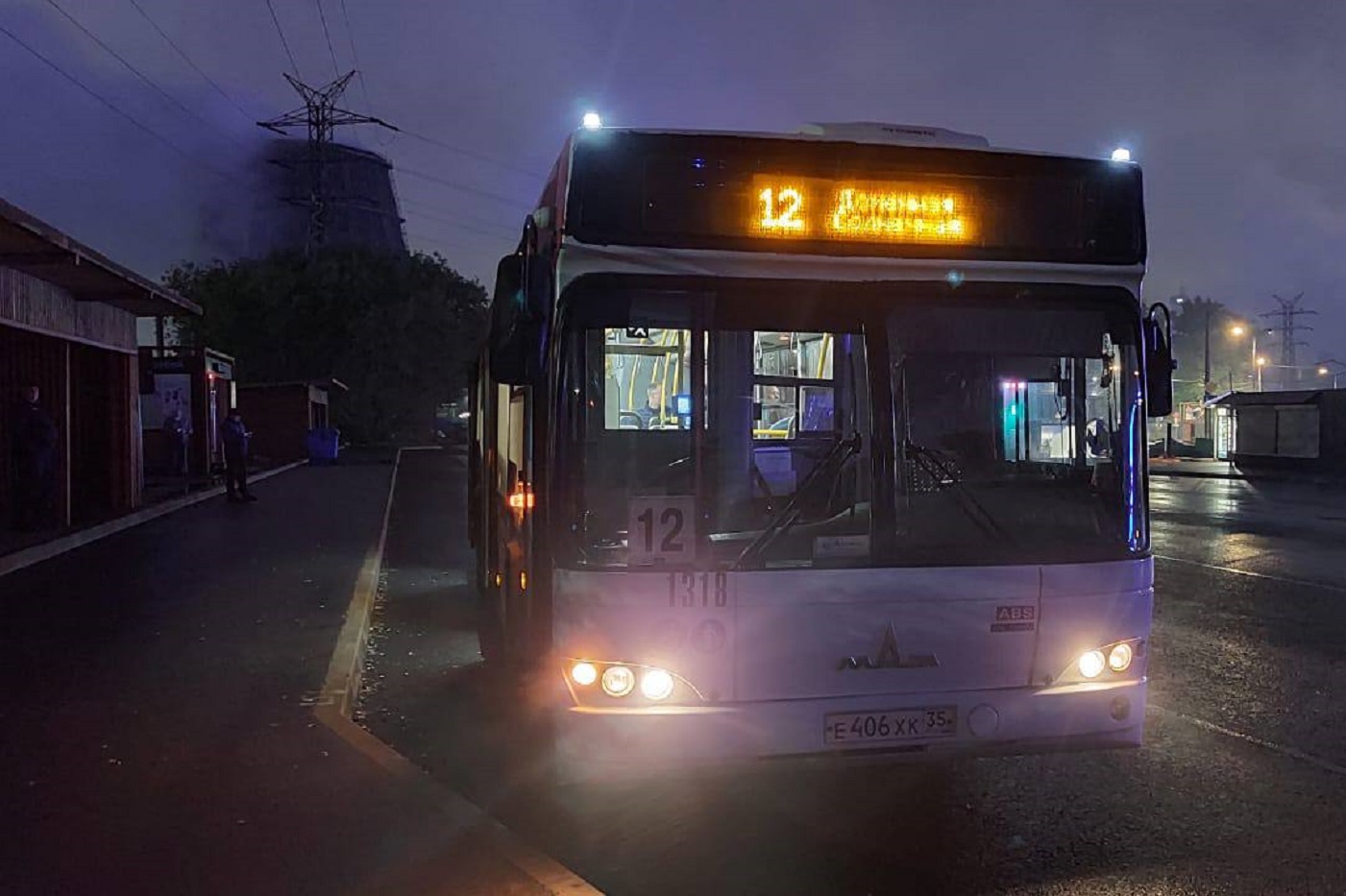 Движение общественного транспорта в Череповце восстановлено после вчерашней непогоды