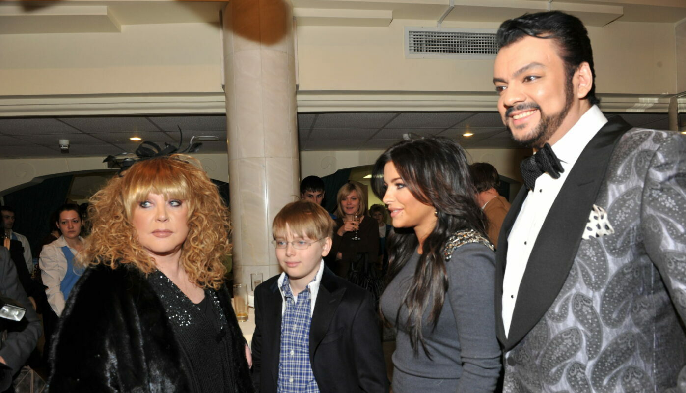 «Она обобрала его как липку»: директор Киркорова раскрыл истинные причины его развода с Пугачевой