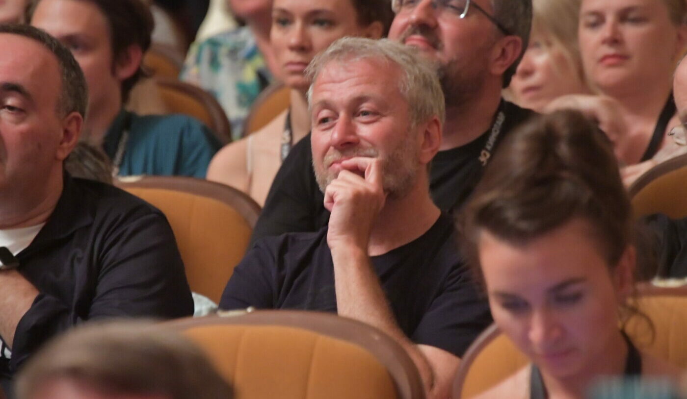 Абрамович может купить известный турецкий футбольный клуб