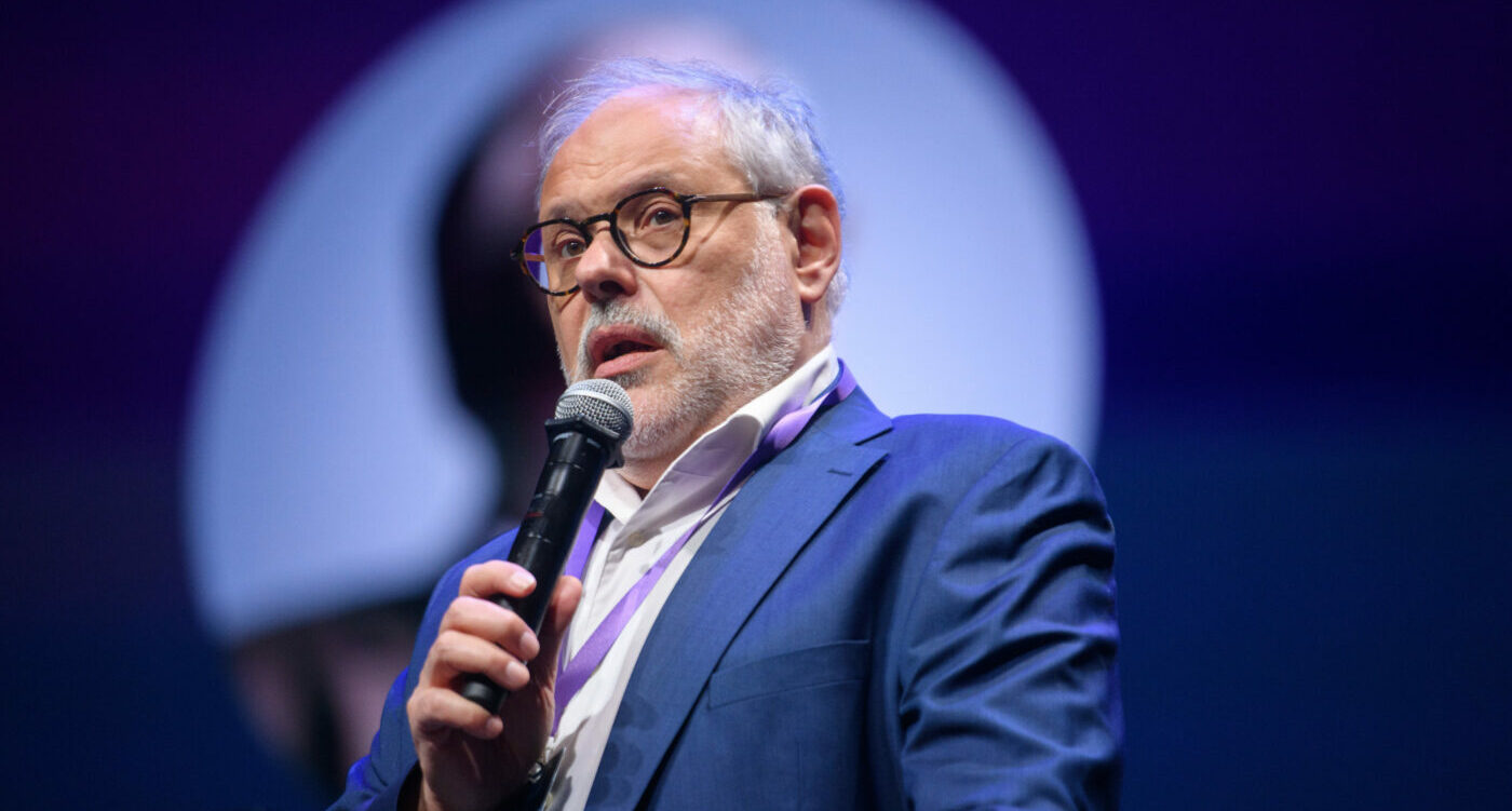 Ситуация напоминает 1998 год. Михаил Хазин откровенно рассказал о непростой ситуации с вкладами в банках