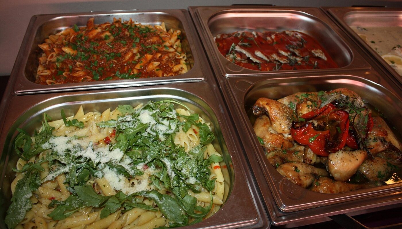 Всего 2 часа и легкий ужин на 4 дня готов: эксперты составили быстрое и полезное меню