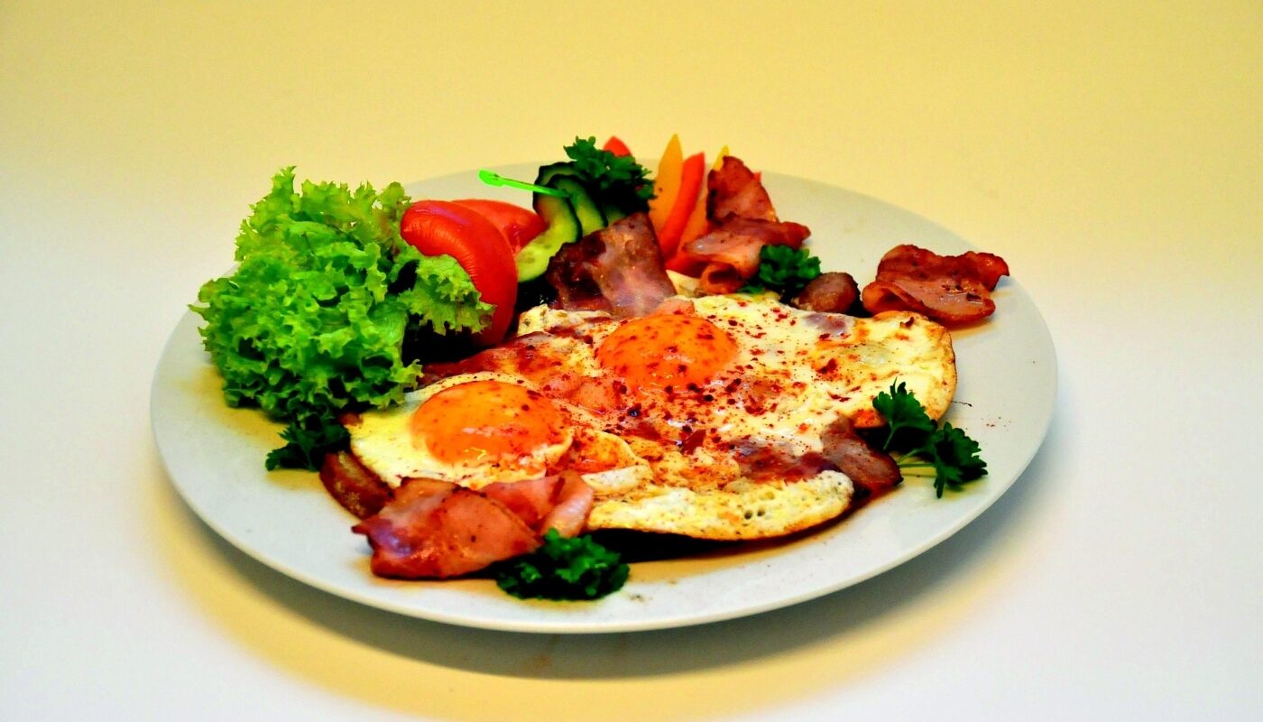 Без денег останетесь: существует веская причина не пропускать завтрак