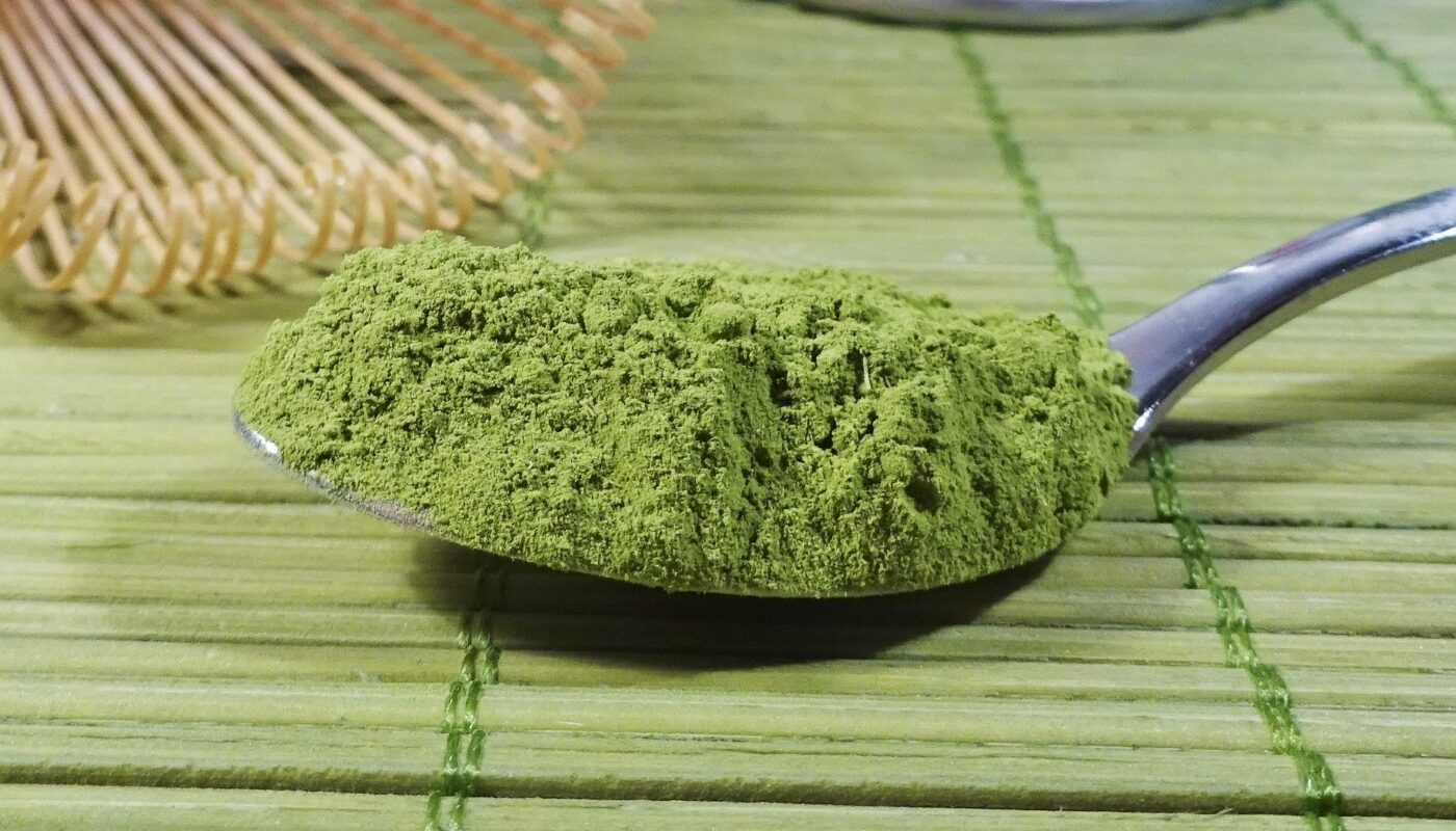 Необычная приправа: дачники это растение просто выбрасывают, а я сушу, и весь год беды не знаю