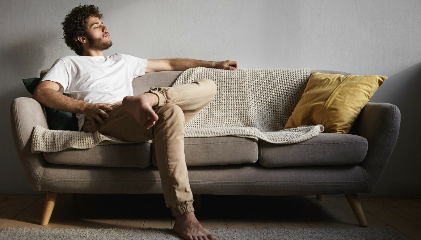 Не кофе! Ученые из Великобритании считают: даже 1 кружка этого напитка работает не хуже спорта