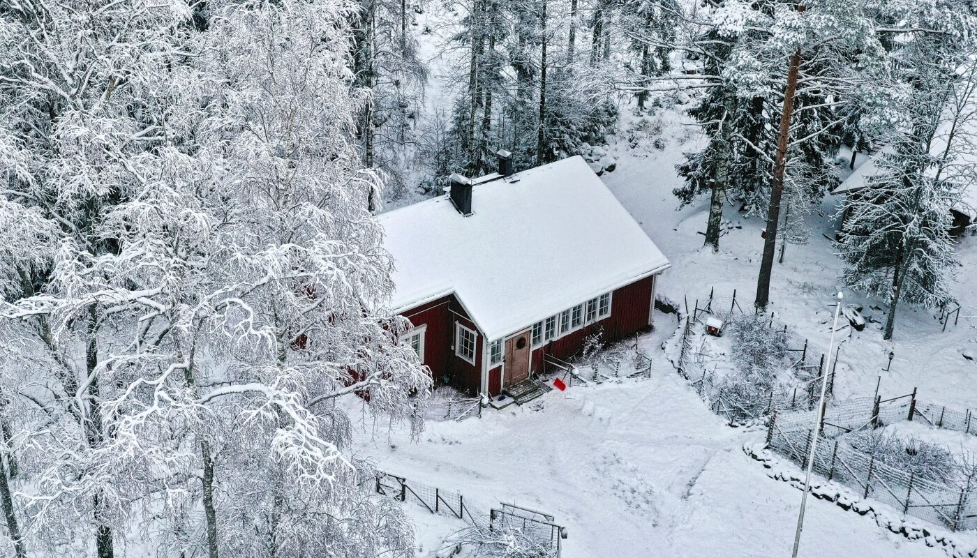 Утепляю окна мылом: пока соседи мерзнут, я наслаждаюсь тропической жарой в квартире